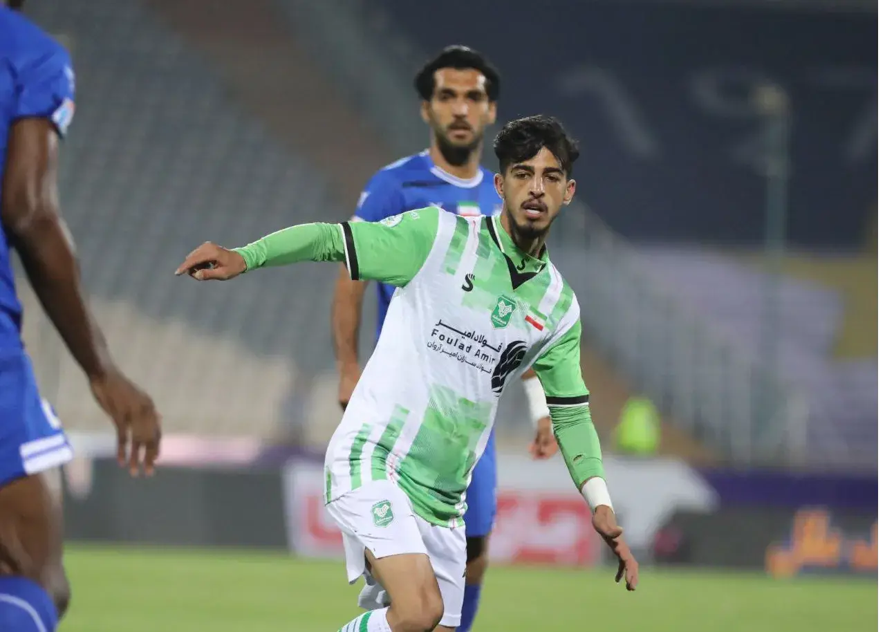 واکنش هافبک جوان خیبر به بحث و مجادله