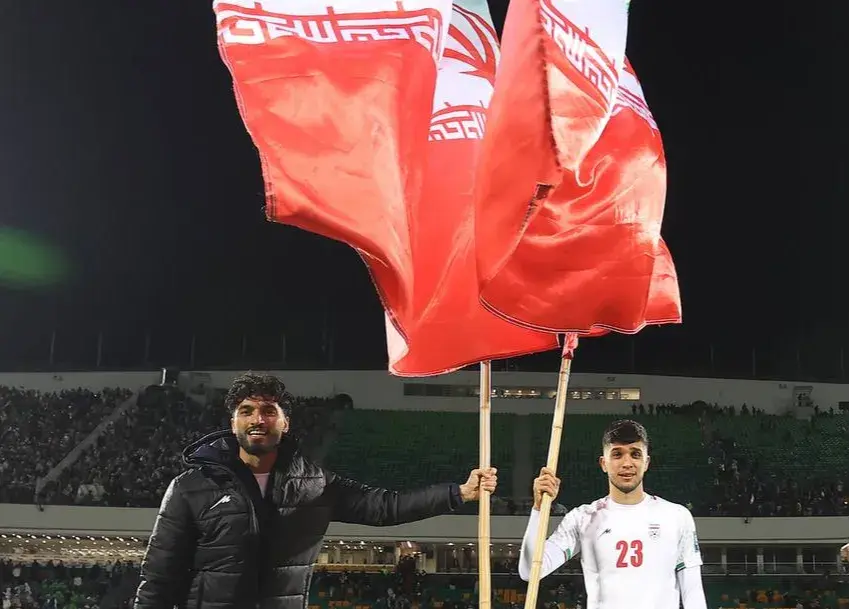 درست‌ترین پرچم به مرکز آزادی کوبیده شد!