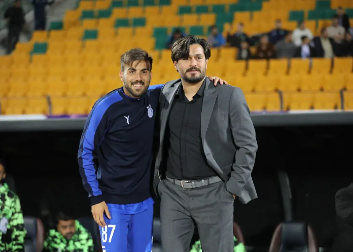 روز احساسی هافبک استقلال در آغوش دقیقی (عکس)