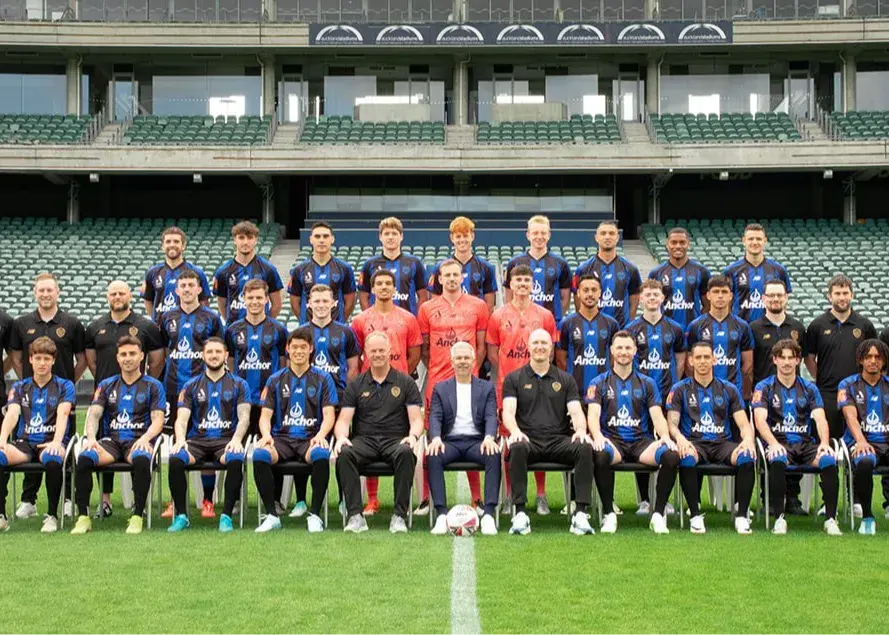 آکلند اف‌سی: تیم آماتوری در مهمانی بزرگان فوتبال!