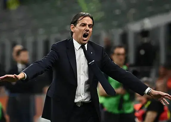 اخراج عجیب اینزاگی: اعتراض 10 متر داخل زمین!‏