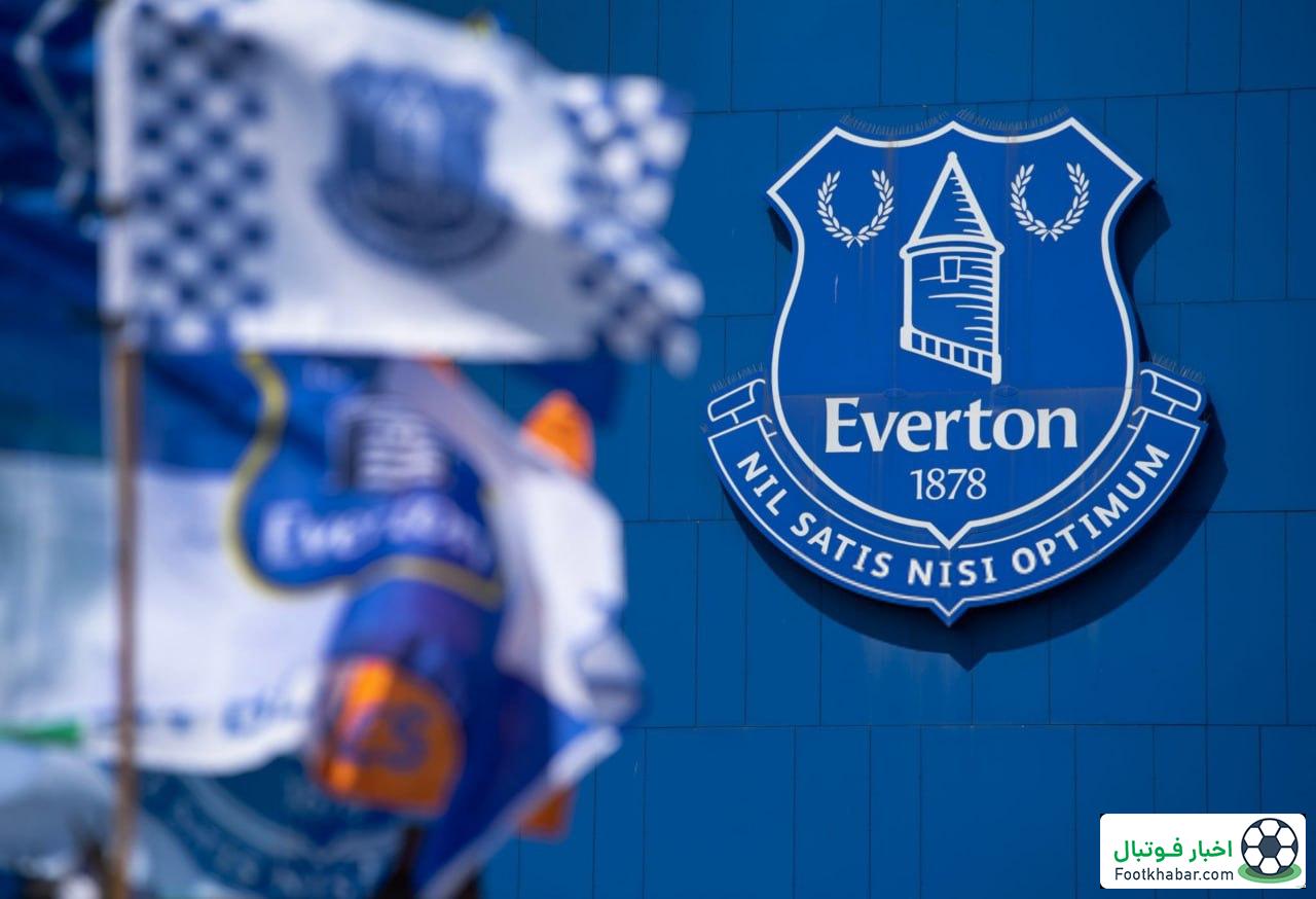 اورتون به جای کچاپ قرمز، سس آبی سرو کرد!