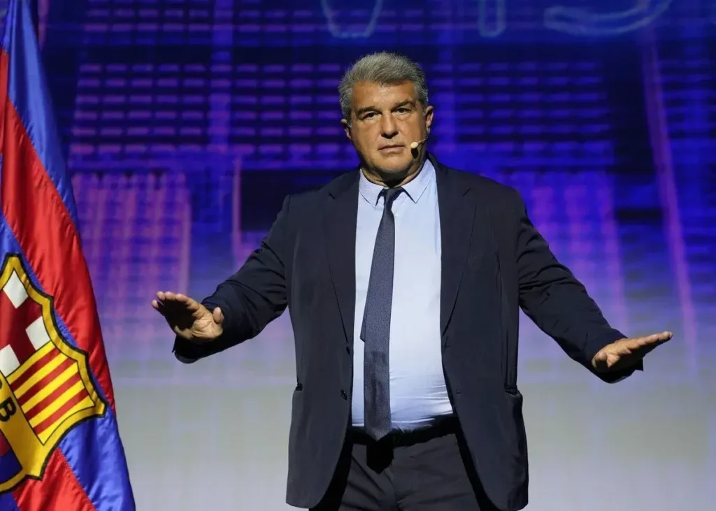 برگزاری فینال جام جهانی در نوکمپ ایده خوبی است!