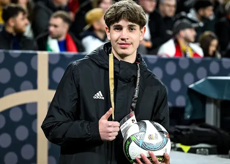 توپ جمع کن ۱۵ ساله، سازنده گل تاریخی آلمان!