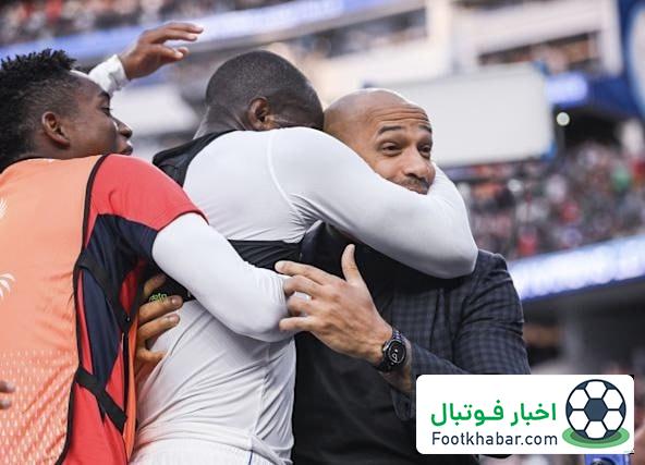 تیری آنری وسط جشن پیروزی پاناما! (عکس)