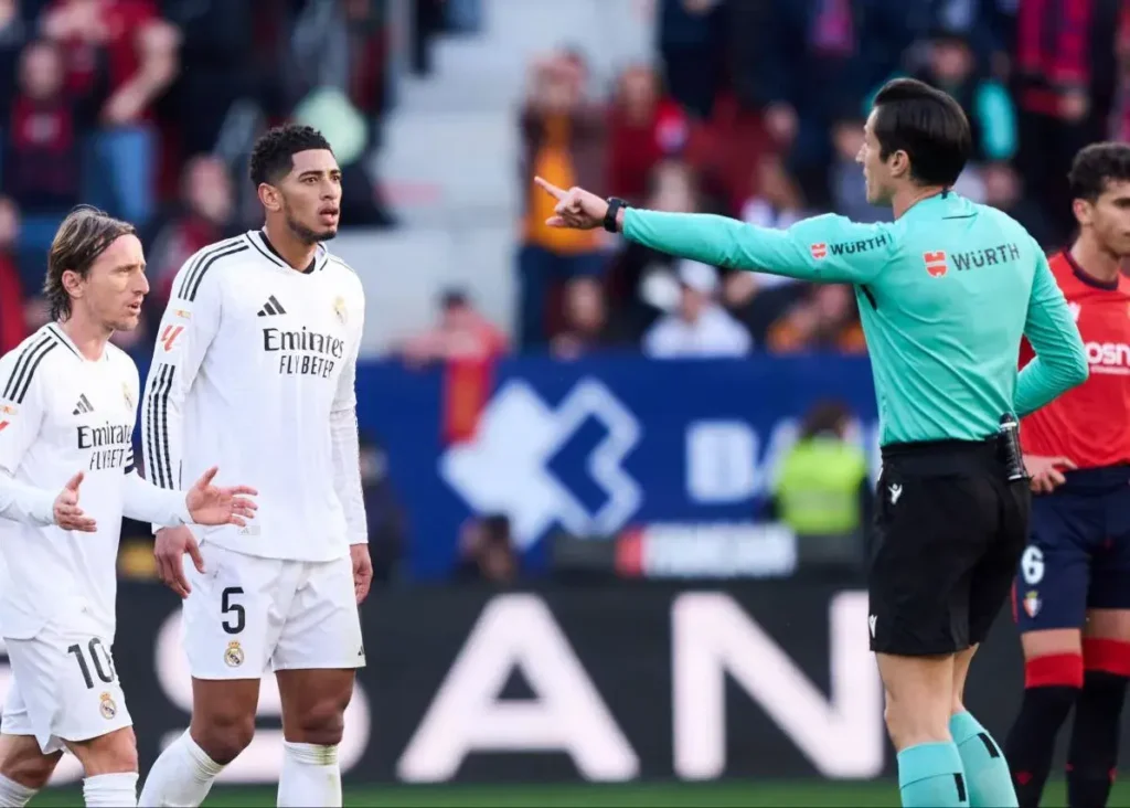 داور مغضوب رئال بازی برگشت بارسا-اتلتیکو را سوت می‌زند