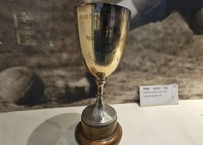 رمزگشایی از معمای ۹۵ ساله: جام فیک در جام جهانی!