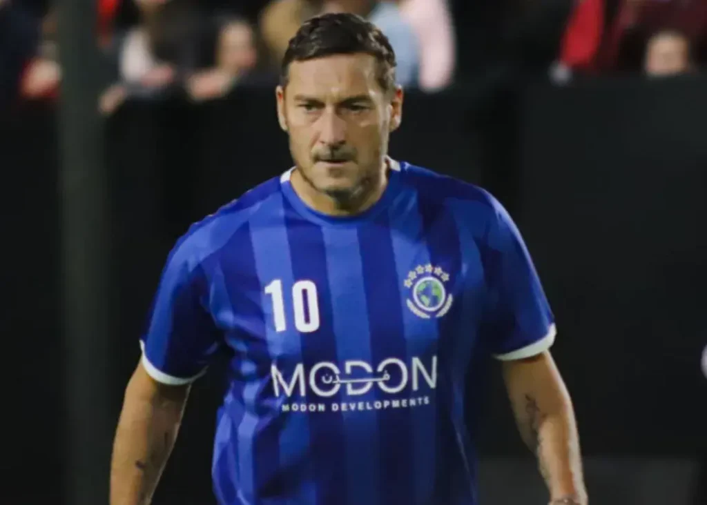 سفر جنجالی به روسیه: توتی خوک طلایی را پس فرستاد