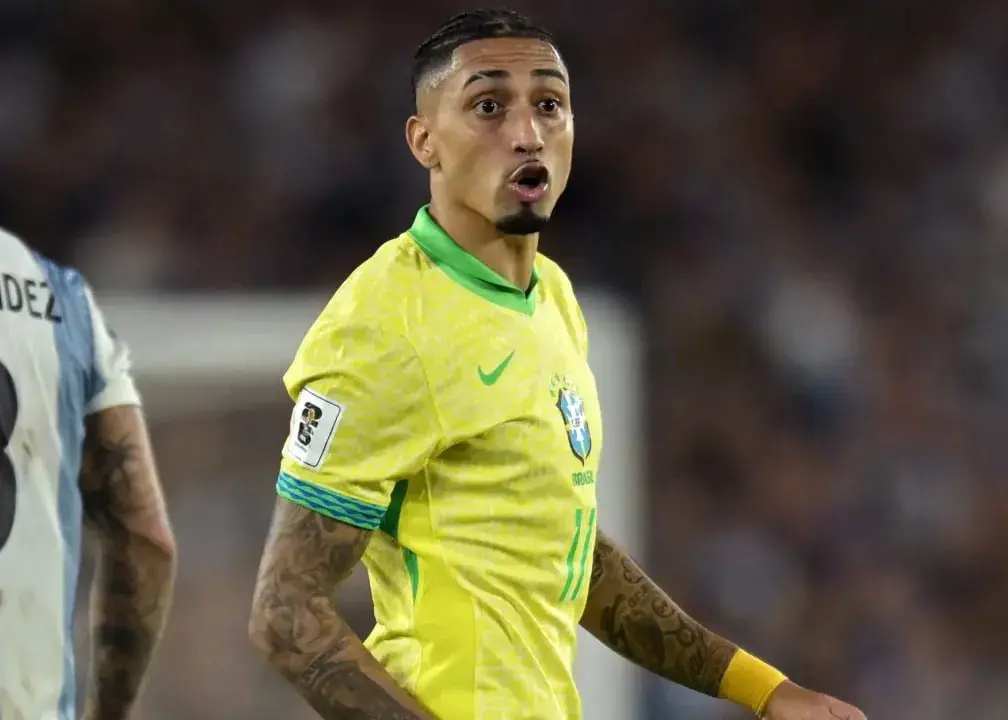 شعارهای توهین‌آمیز مونومنتال علیه رافینیا