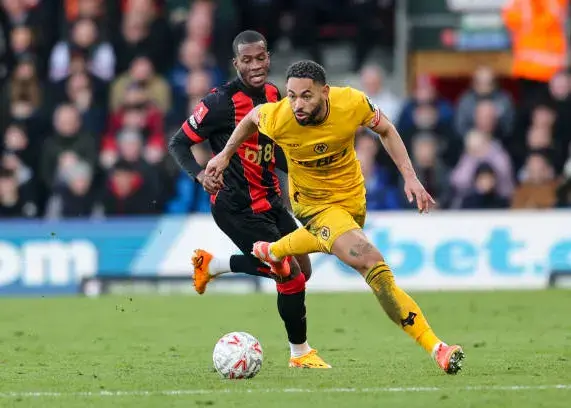 شیوه جدید مهاجم بورنموث برای پنالتی زدن! (عکس)