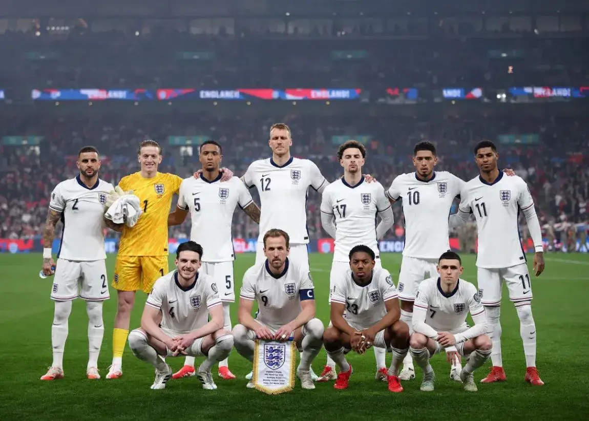 لباس‌های تیم ملی انگلیس را اشتباه چاپ کردم!