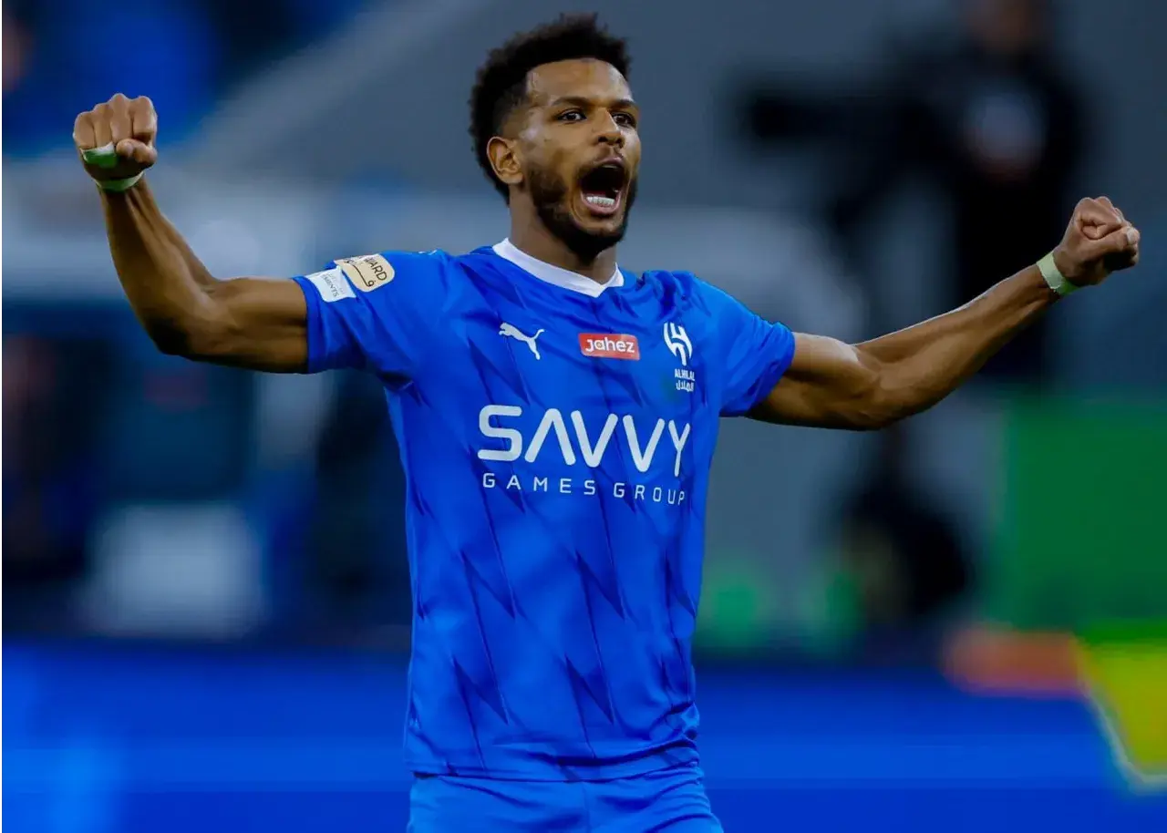 مدافع جنجالی الهلال به دشمن می‌پیوندد