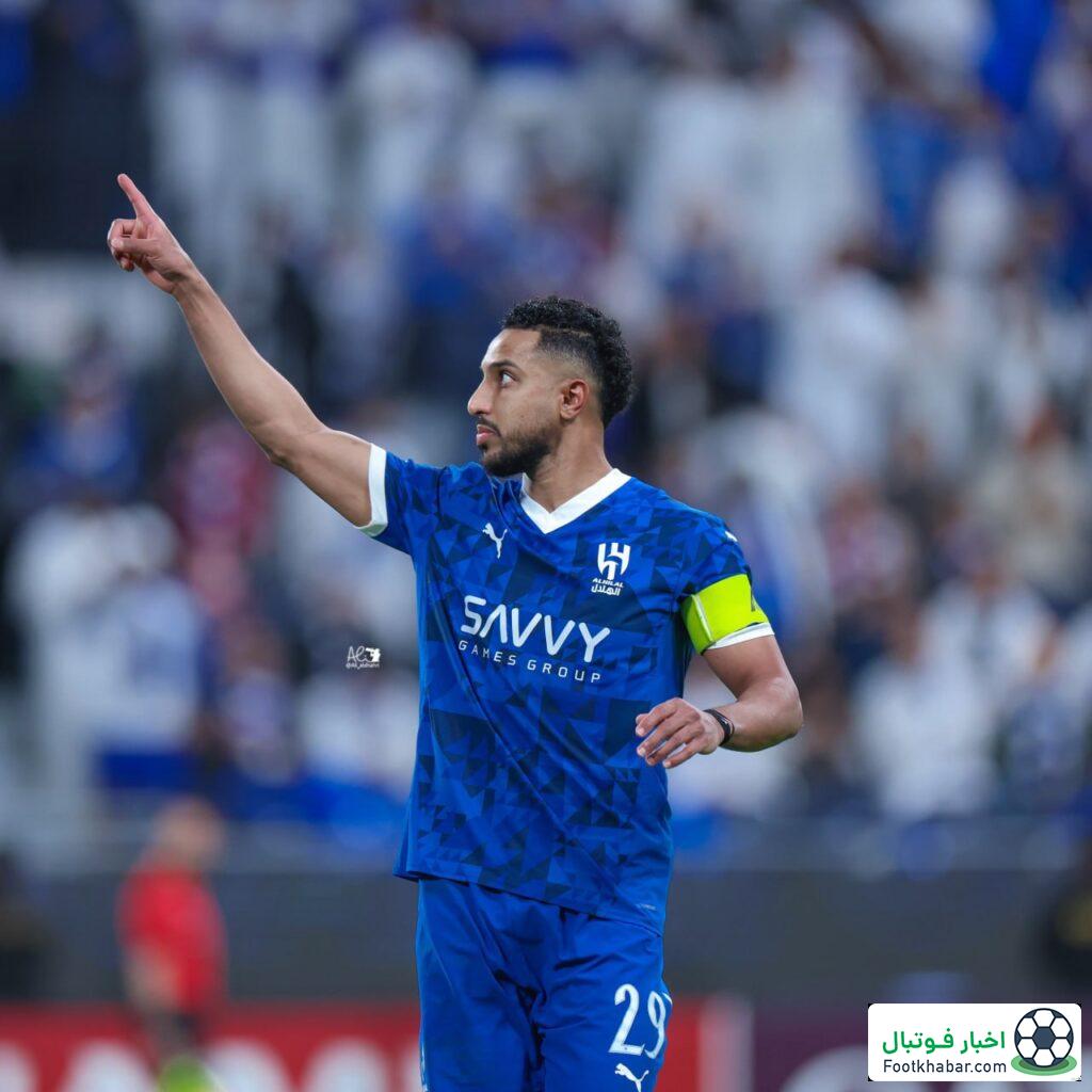 هوادار متمول پشت چک ستاره را امضا کرد!