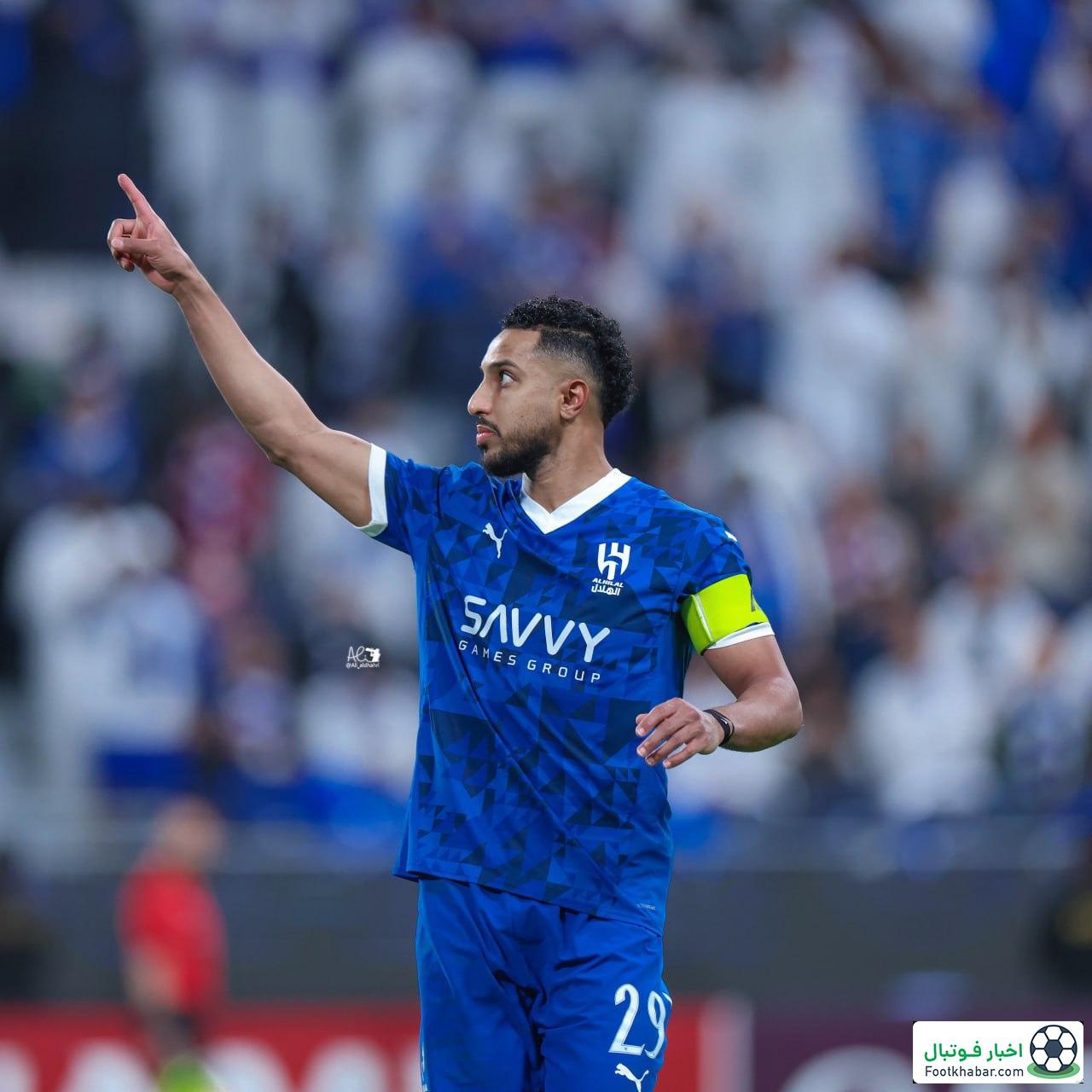 هوادار متمول پشت چک ستاره را امضا کرد!