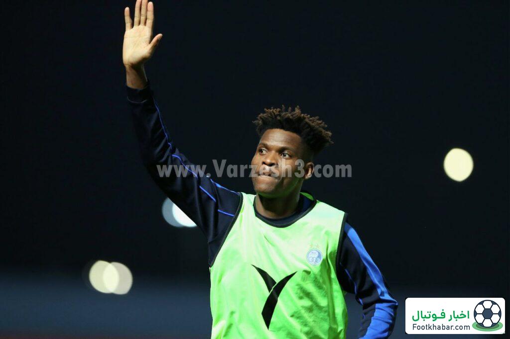 ستاره استقلال درخواست جدایی داد!