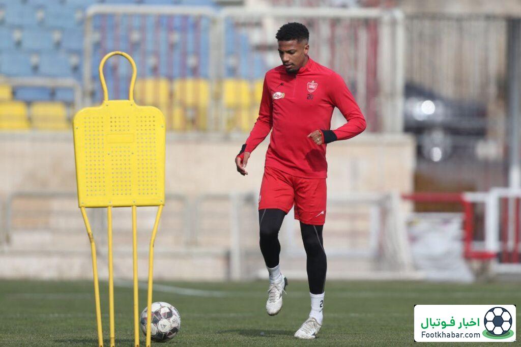 مدافع خارجی پرسپولیس ایران را ترک کرد