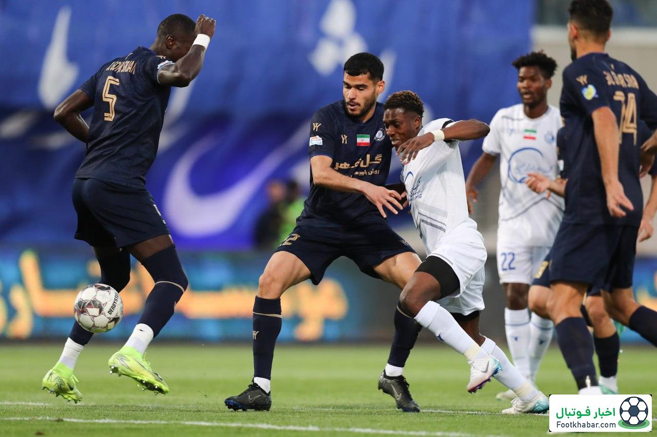 مهاجم استقلال تا بهحال انقدر زجر نکشیده بود!