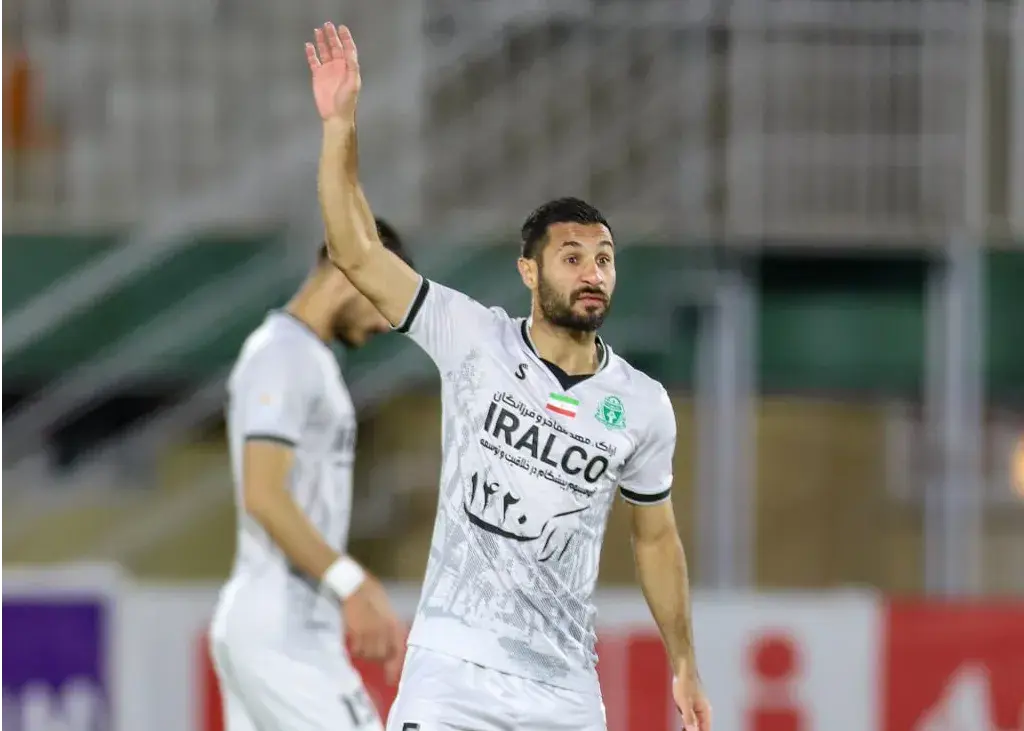 نوری دوباره می‌خواهد گل بسازد