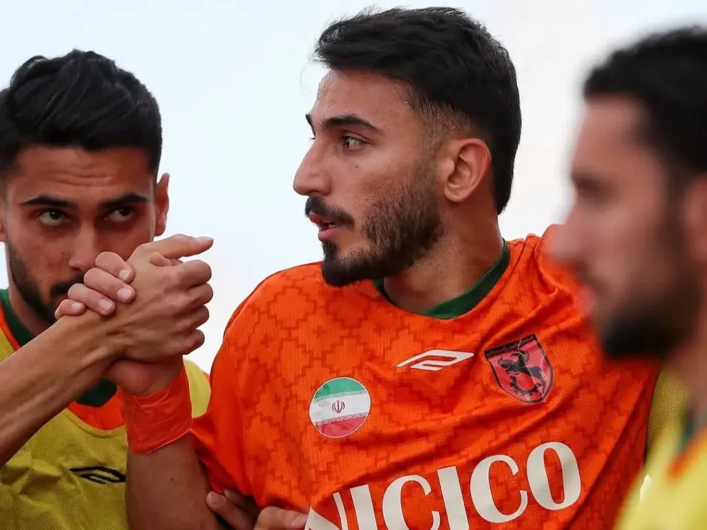 نجات در بازی 6 امتیازی با فدا کردن پا! (عکس)