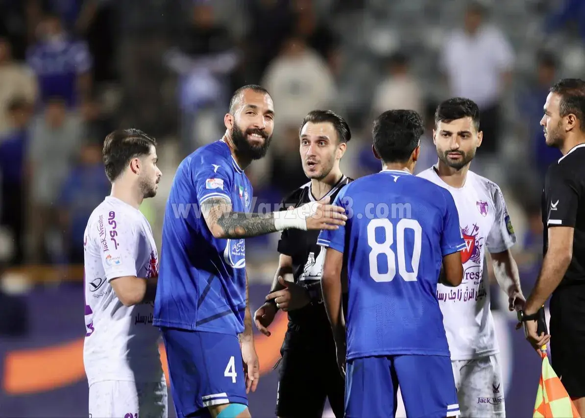 حرص و جوش چشمی مخالف وی‌ای‌آر (عکس)