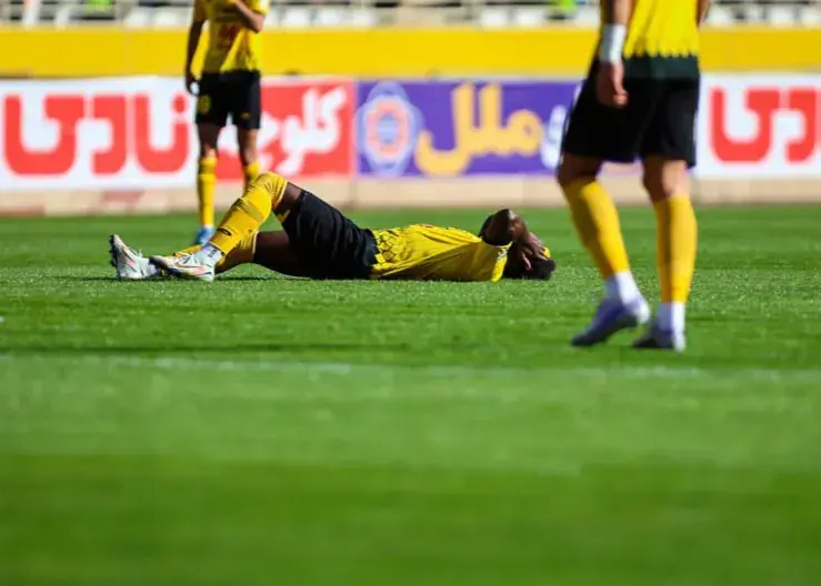 سپاهان کلاشینکف خرید، شلیک نکرد!