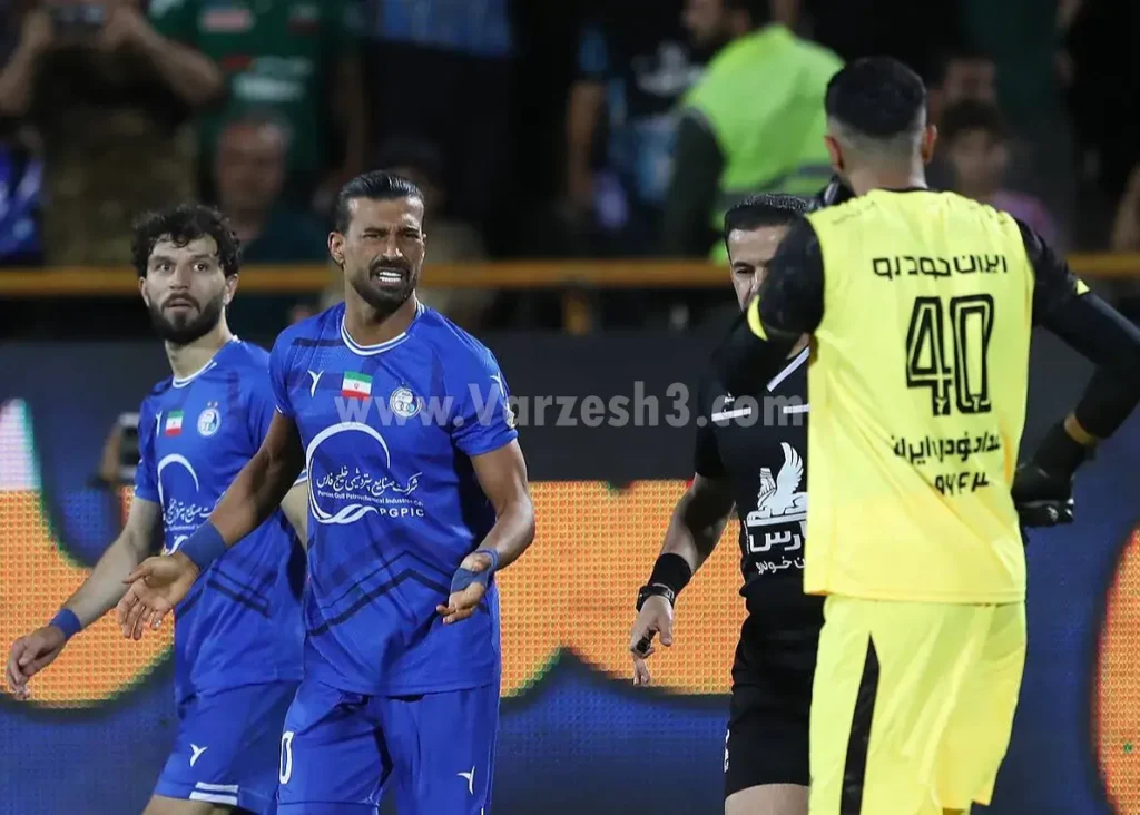 فریاد رامین بعد از گل: چقدر حرف می‌زنی!