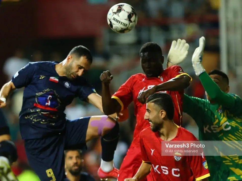 گل از کرنر روی خط لغو شد! (عکس)