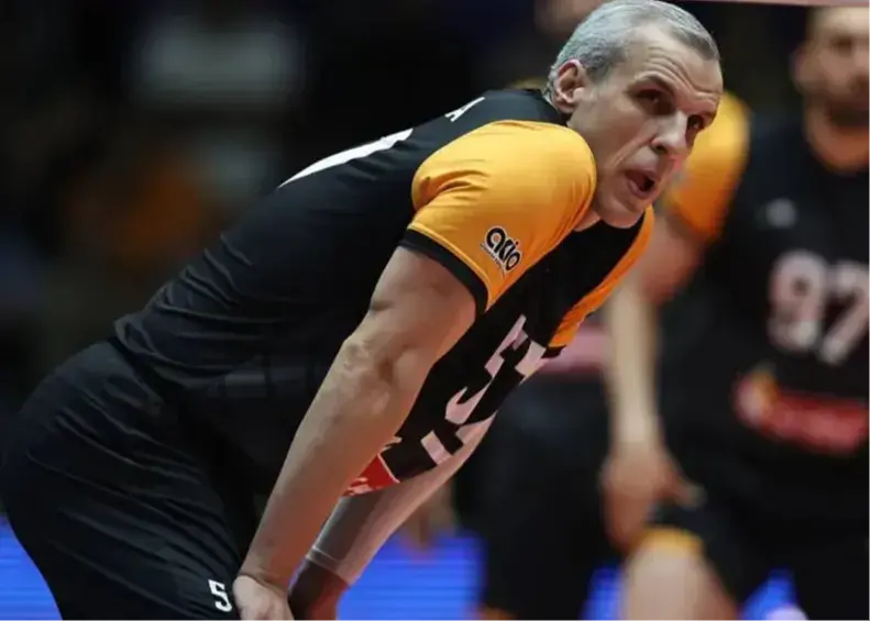 مسن‌ترین ورزشکار حرفه‌‌ای ایران کیست