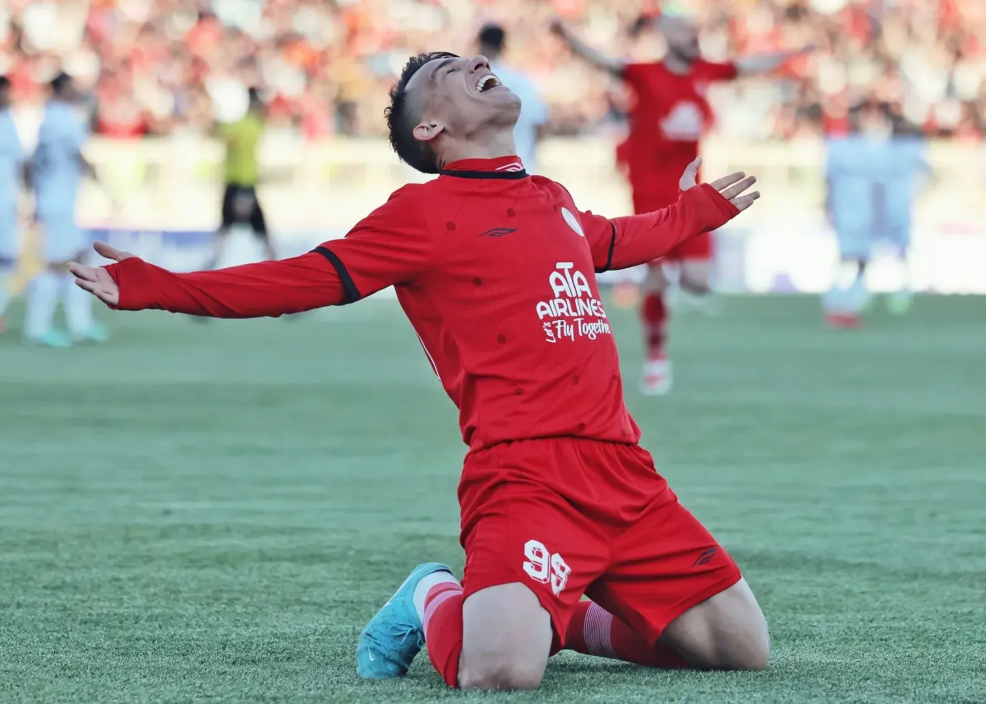 کامنت‌های داغ: فرهاد، دایی، اسکوچیچ، خمز و ازدواج!