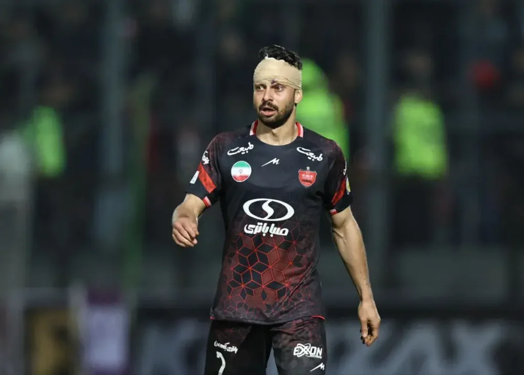 ۶ بخیه بالای ابروی هافبک پرسپولیس