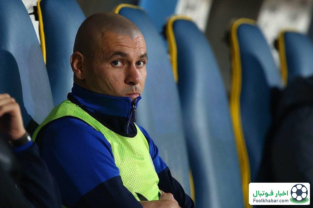 اتفاق هالیوودی: هوادار استقلال روی کاپوت ماشین سیلوا