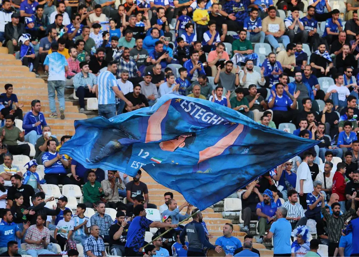 پُر شدن ورزشگاه اراک دو ساعت قبل از فینال