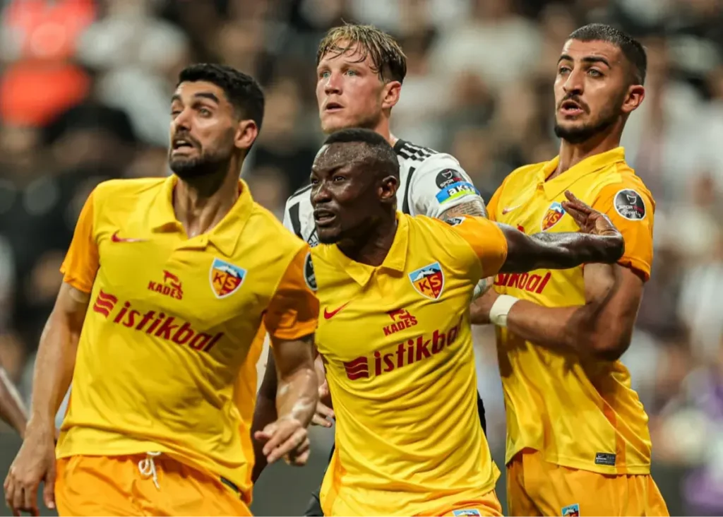 استقلال محبوب‌ترین مهاجم تاریخش را می‌خواهد