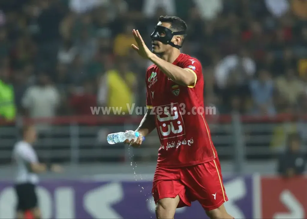 دستگاه وی‌ای‌آر آرامش فولاد آرنا را خراشید!