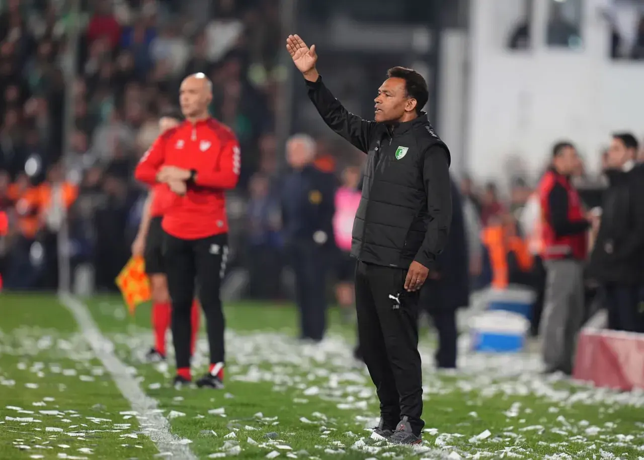 محرمانه: ملاقات مدیران استقلال و مورایس در استانبول!