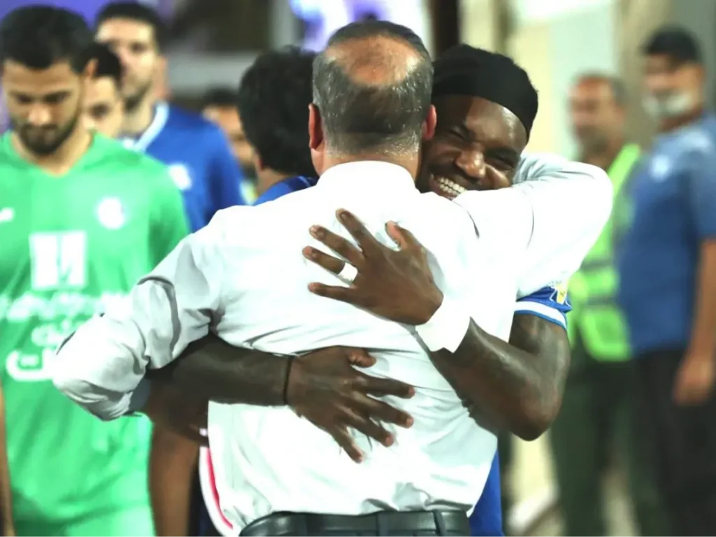 استیج آزادی در انتظار خودنمایی تیوی بیفوما