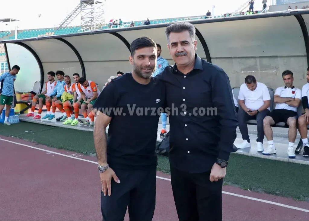 لبخند پورموسوی به شایعات: این بار مشکی دکمه سفید!