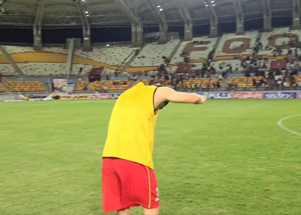 سنگ تمام سکوهای فولاد برای کاپیتان (عکس)