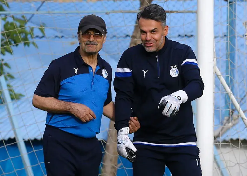 آقاجلال روی نیمکت استقلال کامپیوتر باز می‌کند!