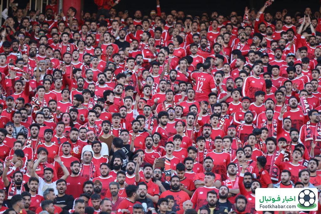 تراکتور مملو از تماشاگر، از خانه ببینید!