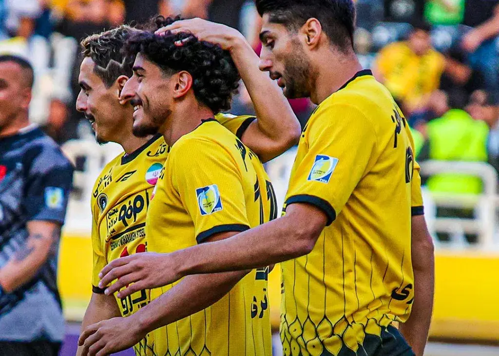 سپاهان مدعی شد: دو پنالتی و دو اخراج!