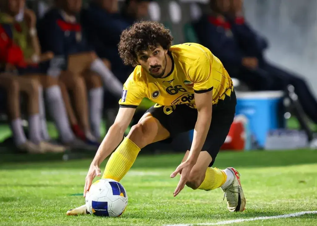 اخراج و مصدوم خط دفاع سپاهان را خالی کرد!