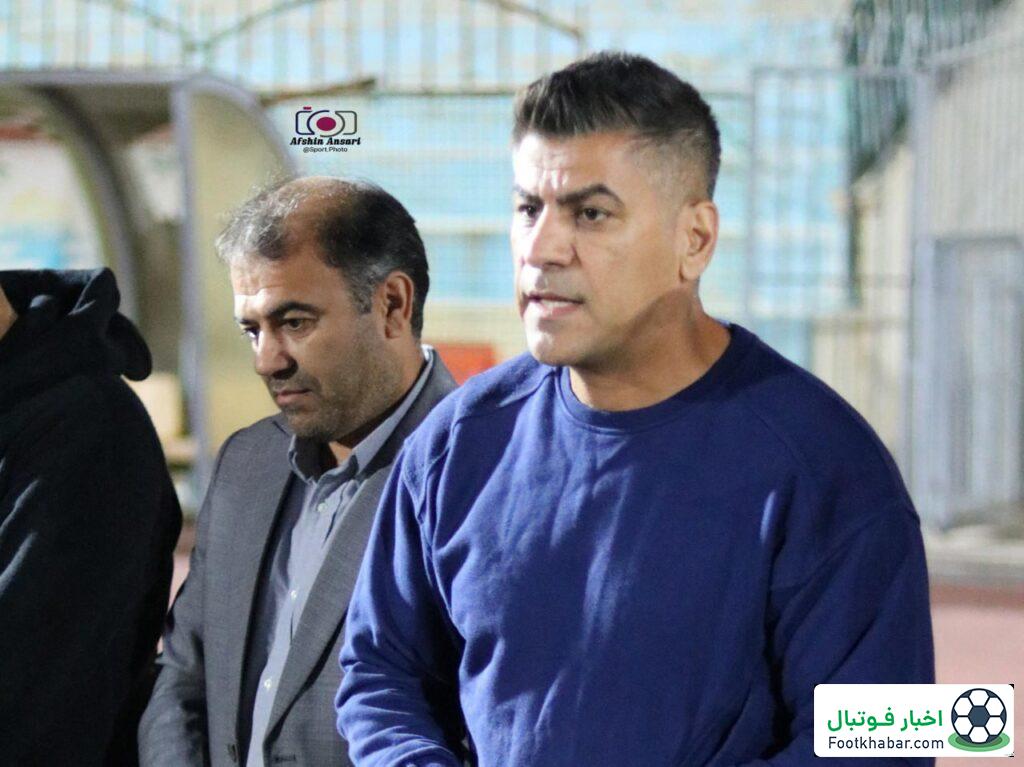 جنجال در اراک: مربی سپاهان با آمبولانس منتقل شد!