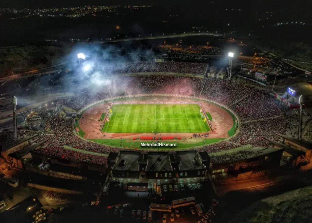 تیمی که با هوادارانش قهرمان می‌شود!