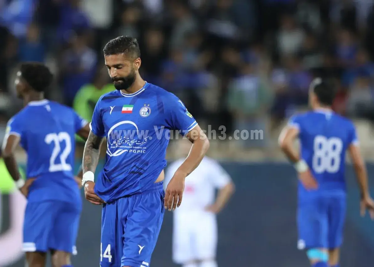 اولین واکنش مدافع استقلال به حواشی لگد به بطری