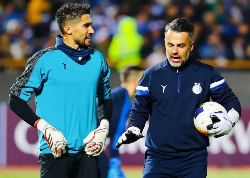 تقدیر کاپیتان استقلال از یک مربی