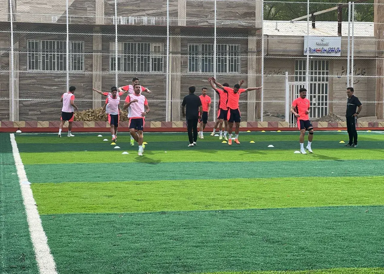 اتفاق عجیب: گرم کردن در زمین شماره دو خرم‌آباد