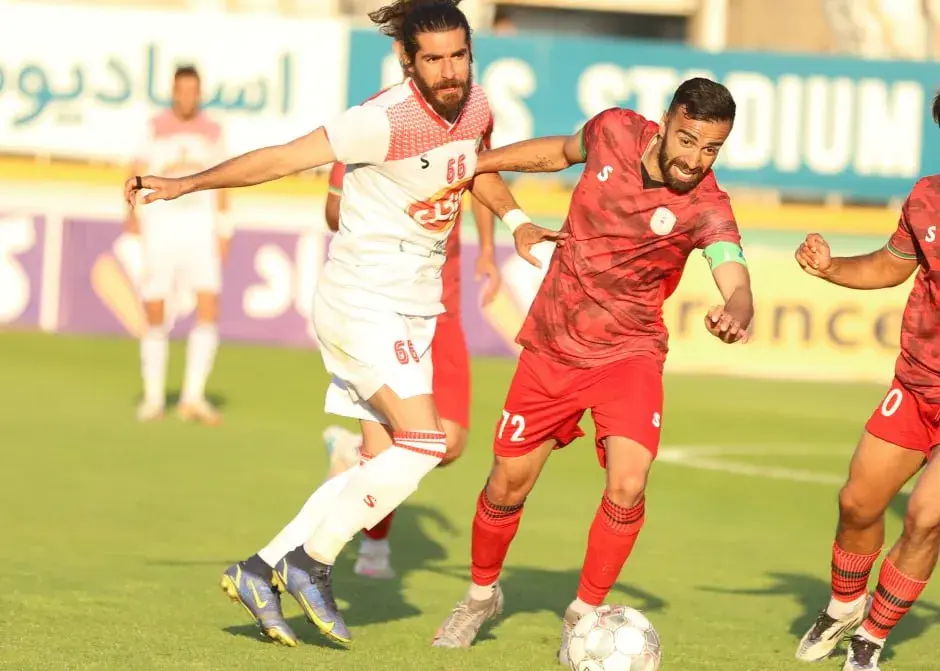 سه تیم در آستانه سقوط به لیگ دو