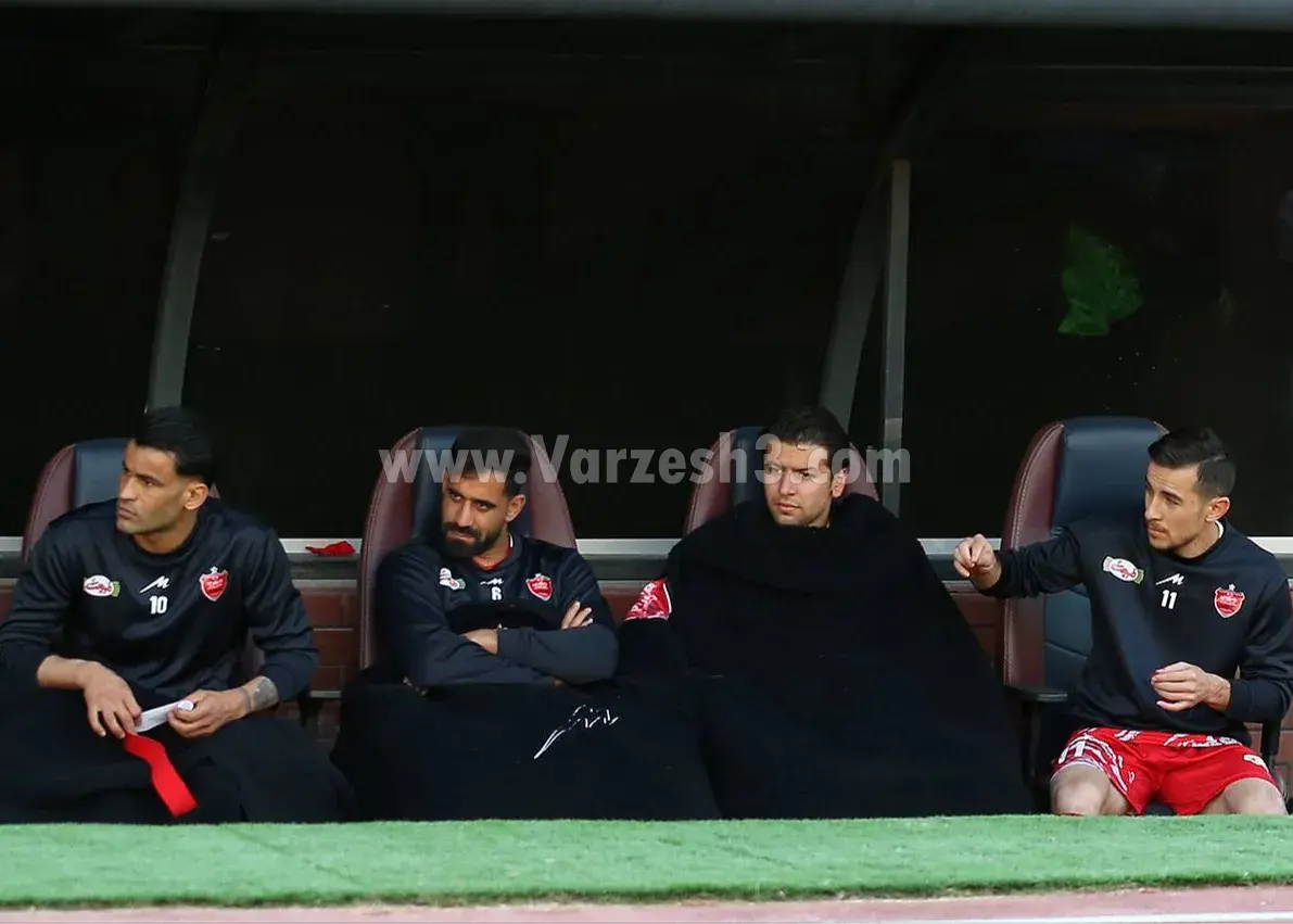 نیمکت پرسپولیس خشم، تکاپو و سردرگمی