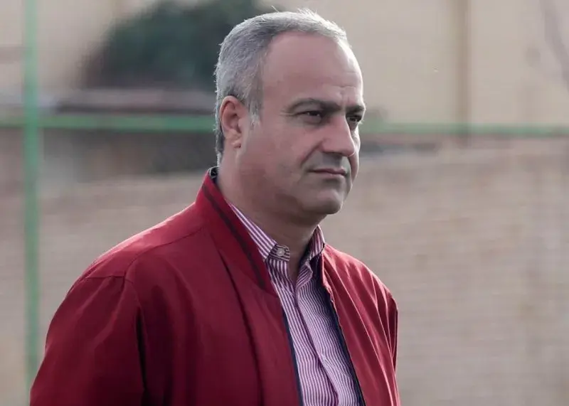 خبیری: بیرانوند و تراکتور قدر این استقبال را بدانند